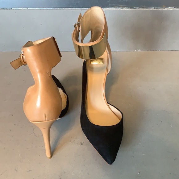 Black suade and tan leather Marciano pumps - Picture 3 of 5